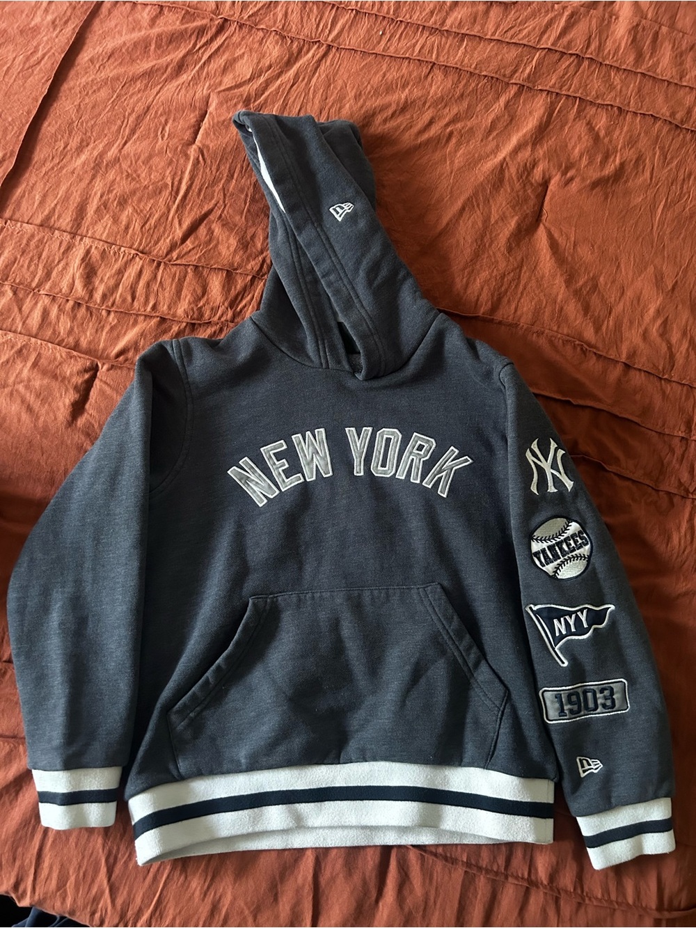 New Era Charcoal Gray 'New York' Pullover Hoodie